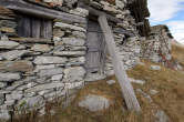 20091025_112859 Baite cadenti all'Alpe Laghetti.jpg